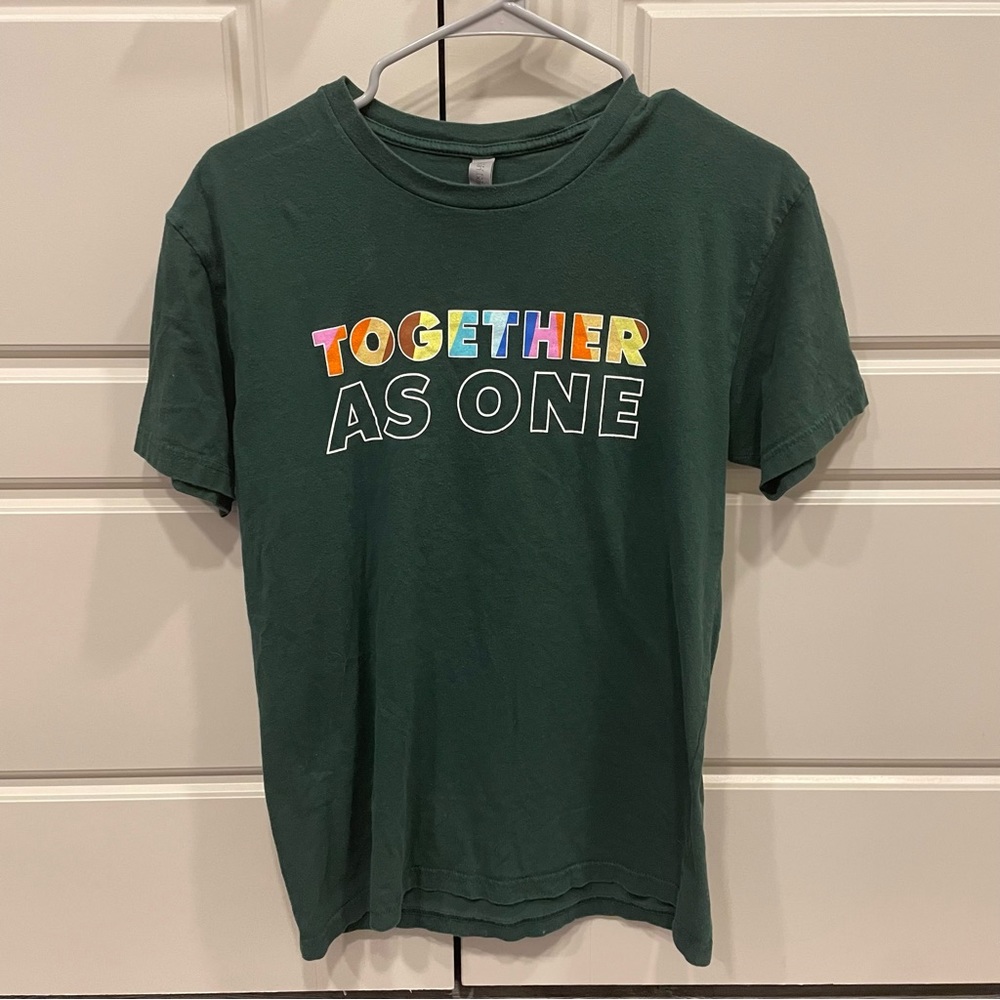 Starbucks Together As One LGBTQ Pride Green T-Shirt medium